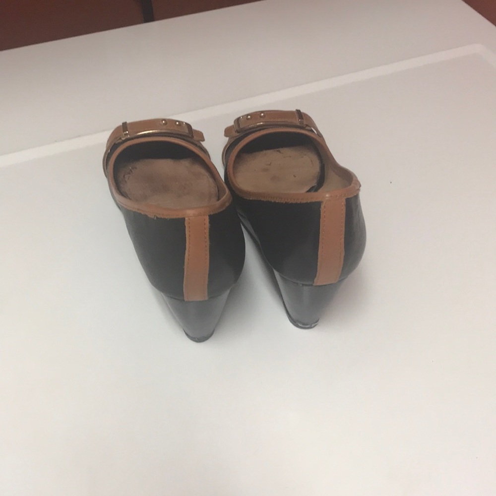 Shoes - Picture 6 of 8